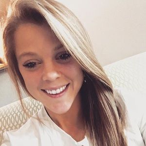 Meet your Posher, Derya